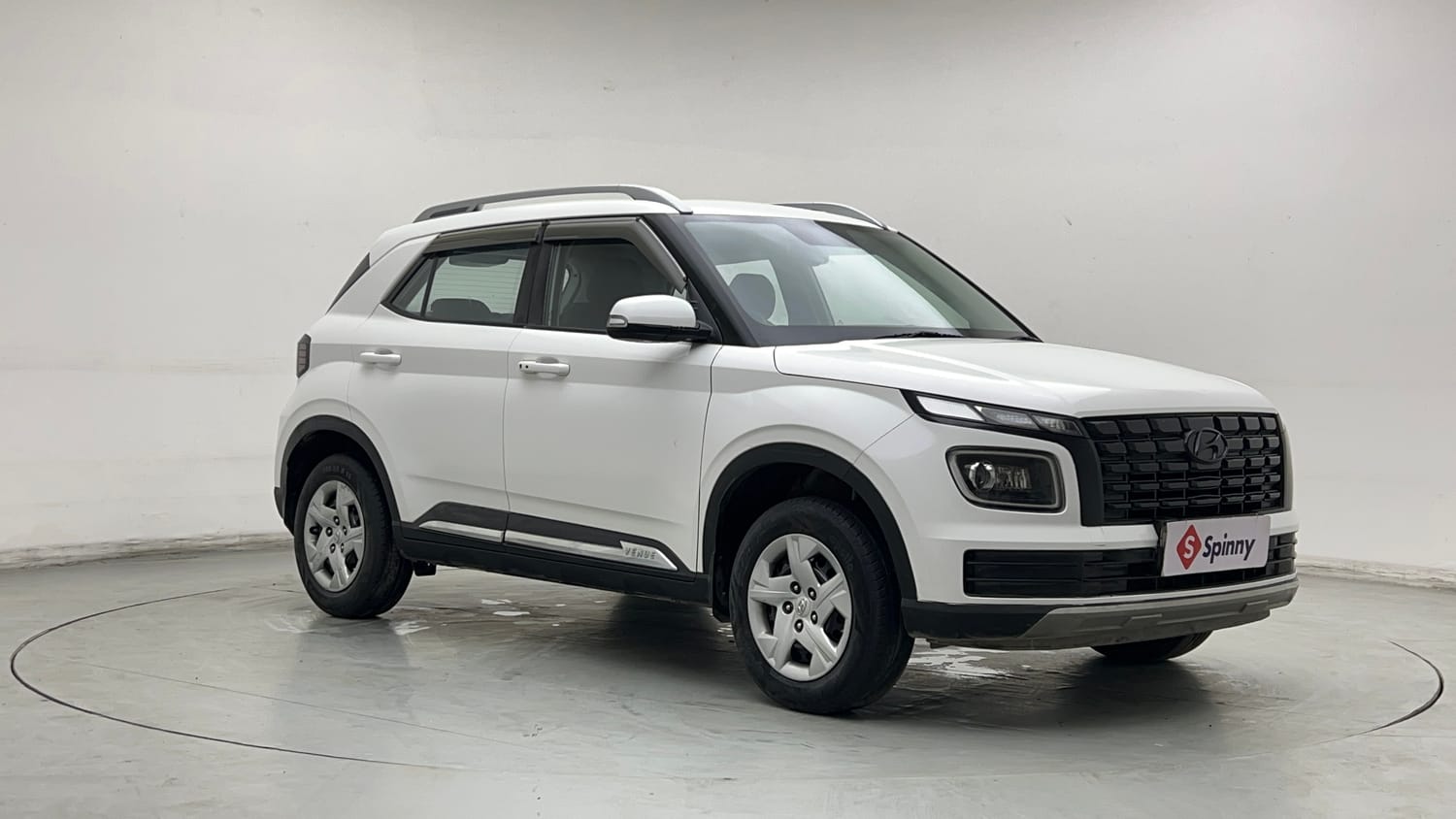 Used 2022 Hyundai Venue SX 1.2 Petrol Petrol Manual exterior RIGHT FRONT CORNER VIEW