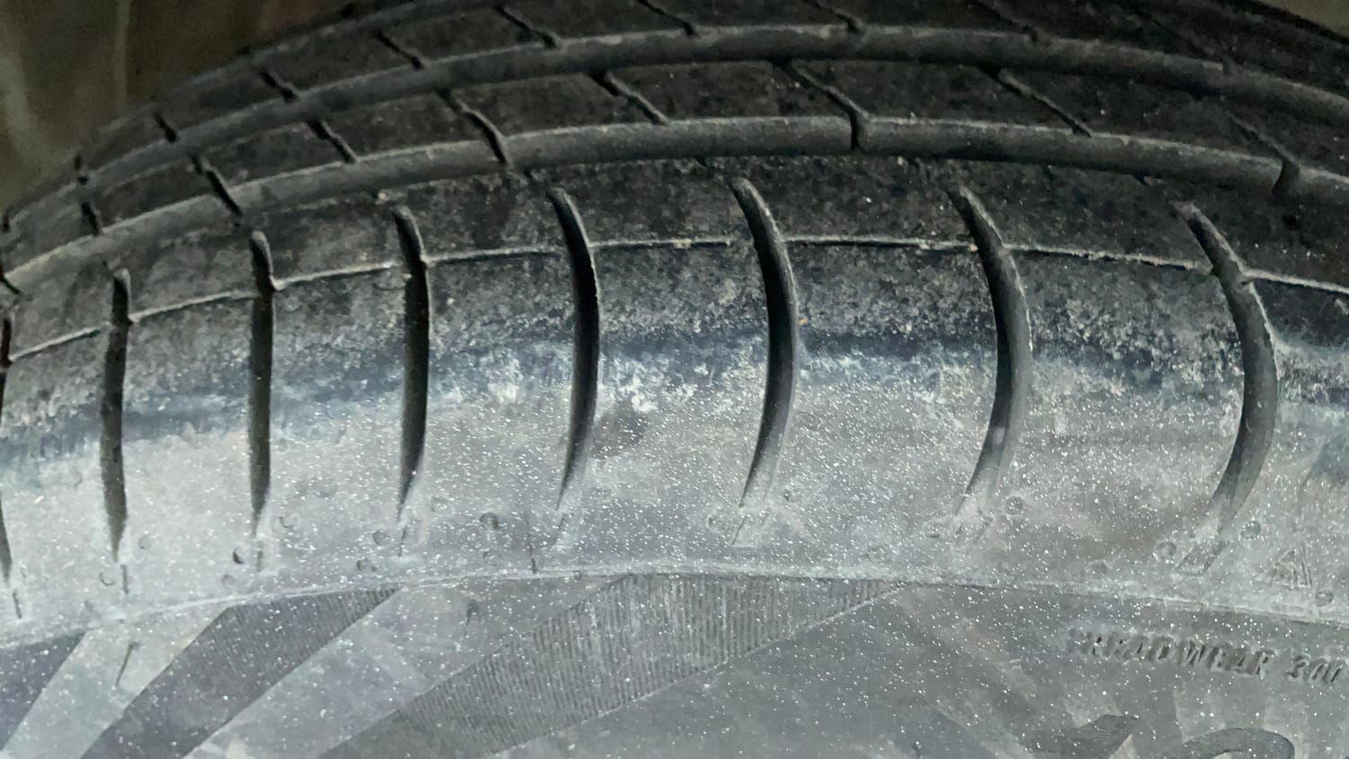 Used 2022 Maruti Suzuki Swift VXi Petrol Manual tyres RIGHT FRONT TYRE TREAD VIEW