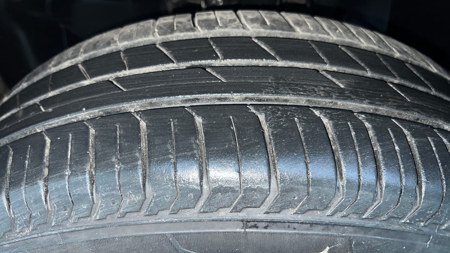 Used 2023 Tata Punch Pure MT Petrol Manual tyres LEFT FRONT TYRE TREAD VIEW