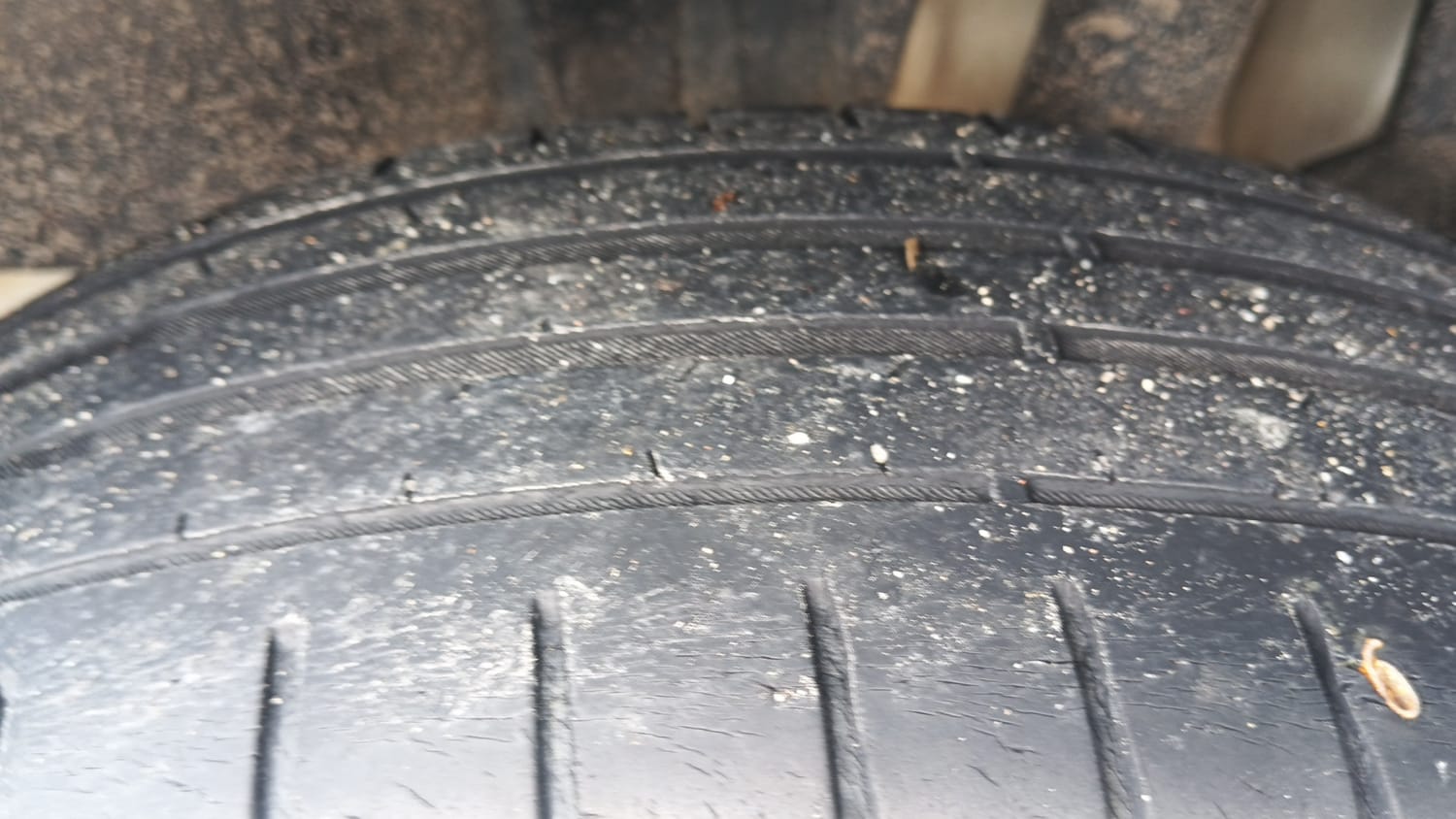 Used 2020 Maruti Suzuki Swift ZXi Petrol Manual tyres LEFT REAR TYRE TREAD VIEW