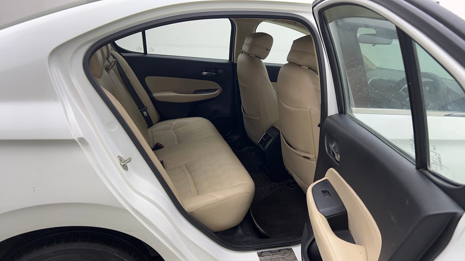 Used 2023 Honda City V Petrol CVT Petrol Automatic interior RIGHT SIDE REAR DOOR CABIN VIEW