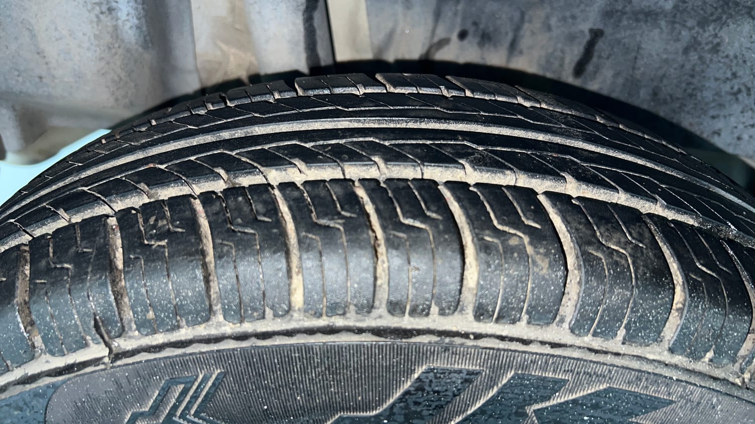 Used 2019 Maruti Suzuki Swift VXi AMT Petrol Automatic tyres RIGHT REAR TYRE TREAD VIEW