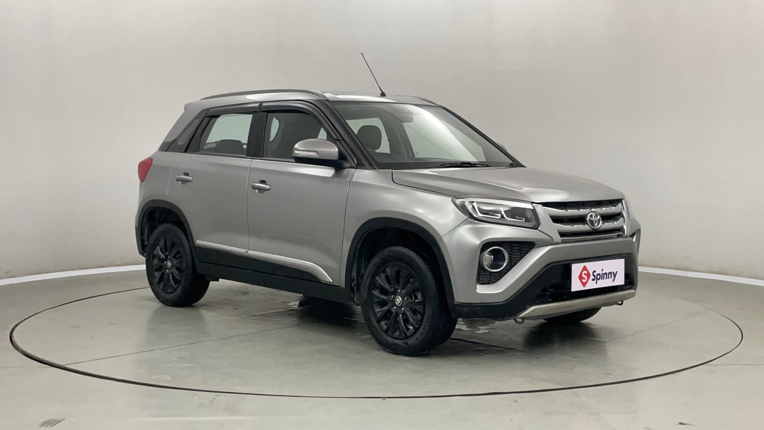 Used 2022 Toyota Urban Cruiser High Grade AT Petrol Automatic exterior RIGHT FRONT CORNER VIEW