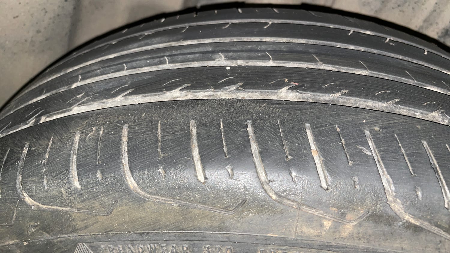 Used 2023 Maruti Suzuki Fronx Delta Plus 1.2L AGS Petrol Automatic tyres RIGHT REAR TYRE TREAD VIEW
