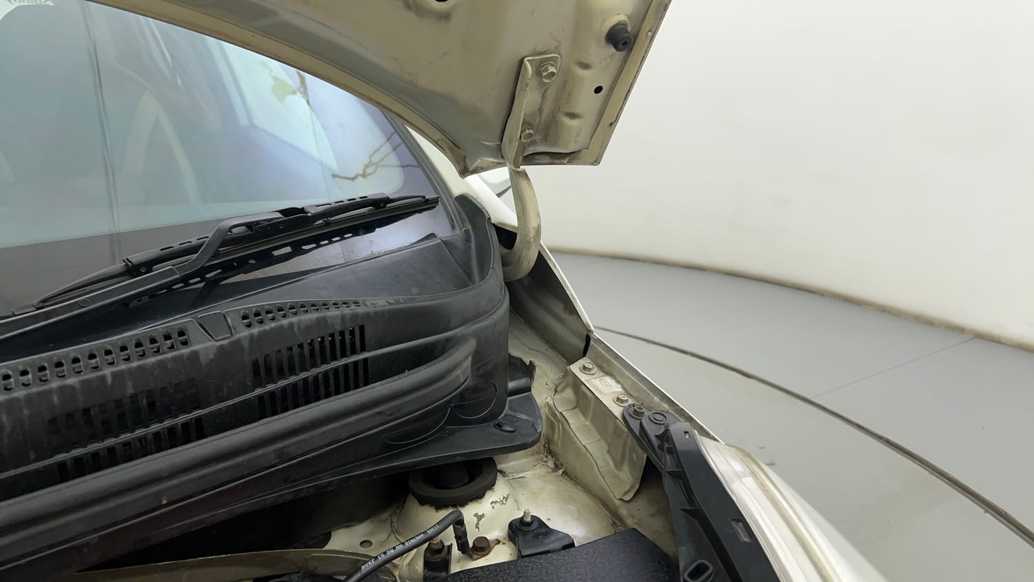 Used 2016 Hyundai Grand i10 Magna AT 1.2 Kappa VTVT Petrol Automatic engine ENGINE LEFT SIDE HINGE & APRON VIEW