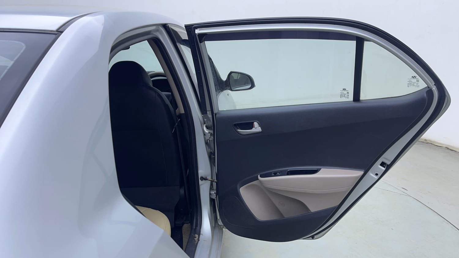 Used 2015 Hyundai Xcent S 1.2 (O) Petrol Manual interior RIGHT REAR DOOR OPEN VIEW