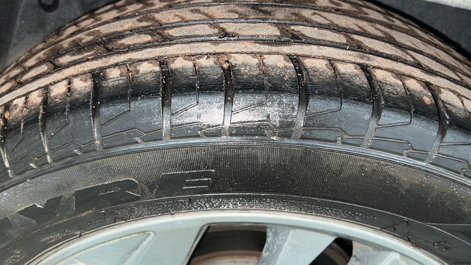 Used 2023 Hyundai Creta SX 1.5 Petrol Petrol Manual tyres RIGHT REAR TYRE TREAD VIEW