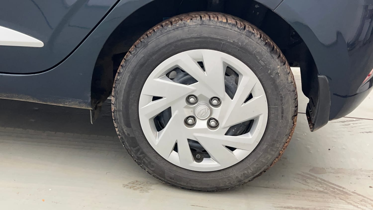 Used 2025 Hyundai Grand i10 Nios Magna 1.2 Kappa Petrol Manual tyres LEFT REAR TYRE RIM VIEW
