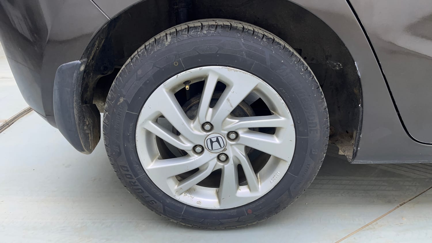 Used 2016 Honda Jazz VX Petrol Petrol Manual tyres RIGHT REAR TYRE RIM VIEW