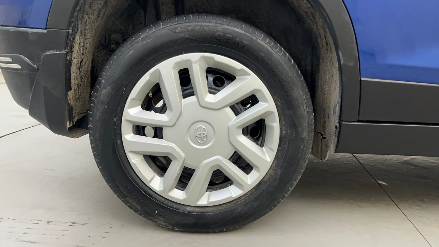 Used 2022 Toyota Urban Cruiser Mid Grade MT Petrol Manual tyres RIGHT REAR TYRE RIM VIEW