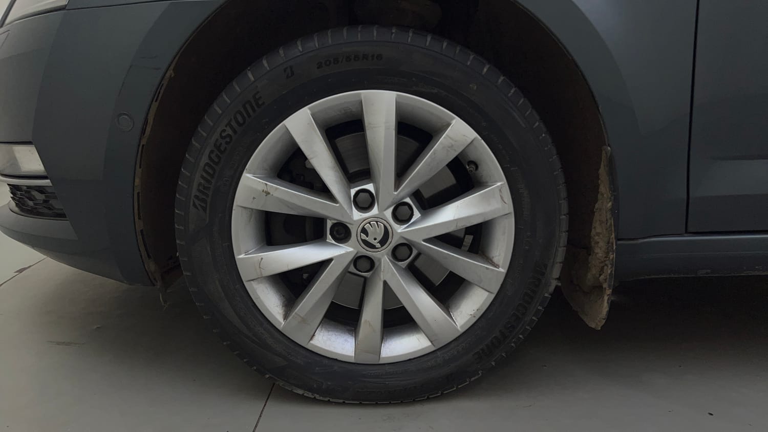 Used 2018 Skoda Octavia 1.8 TSI L&K Petrol Automatic tyres LEFT FRONT TYRE RIM VIEW