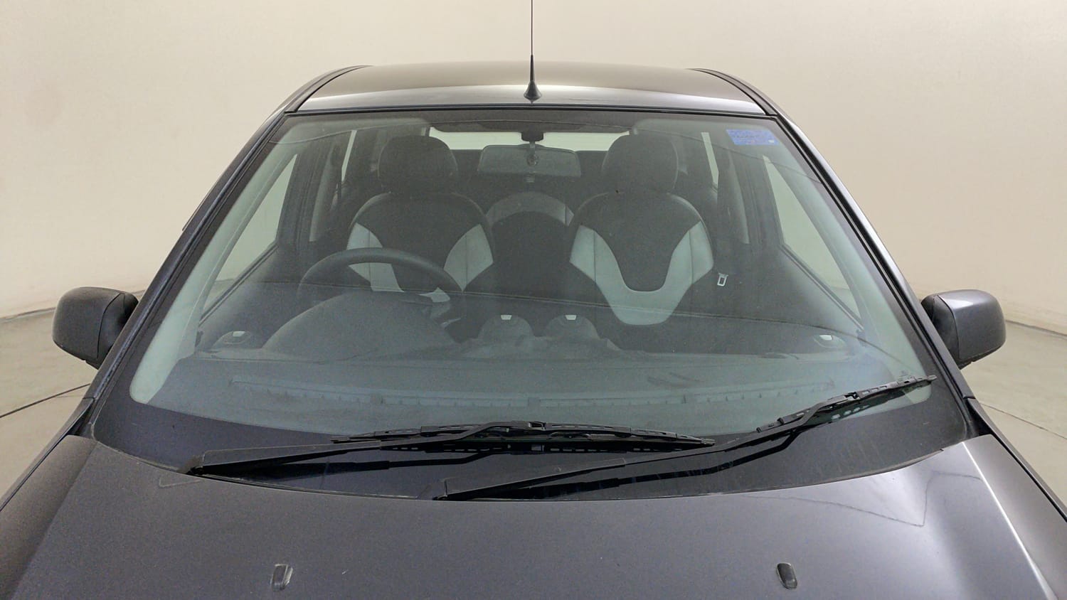 Used 2013 Ford Figo Duratec Petrol ZXI 1.2 Petrol Manual exterior FRONT WINDSHIELD VIEW