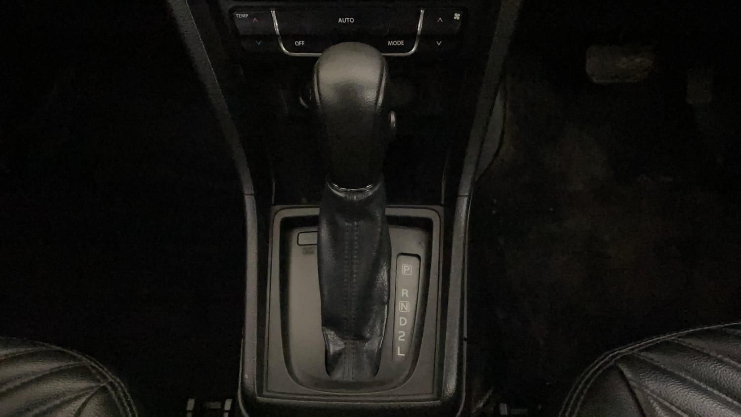 Used 2021 Maruti Suzuki Vitara Brezza ZXi AT SHVS Petrol Automatic interior GEAR  KNOB VIEW