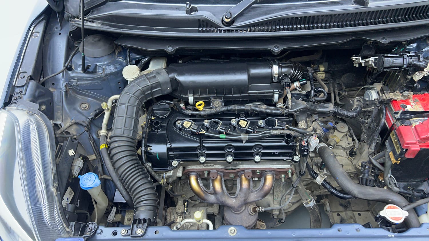 Used 2021 Maruti Suzuki Baleno Zeta Petrol Manual engine ENGINE RIGHT SIDE VIEW