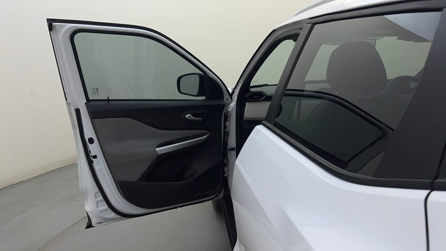 Used 2023 Nissan Magnite XV Petrol Manual interior LEFT FRONT DOOR OPEN VIEW