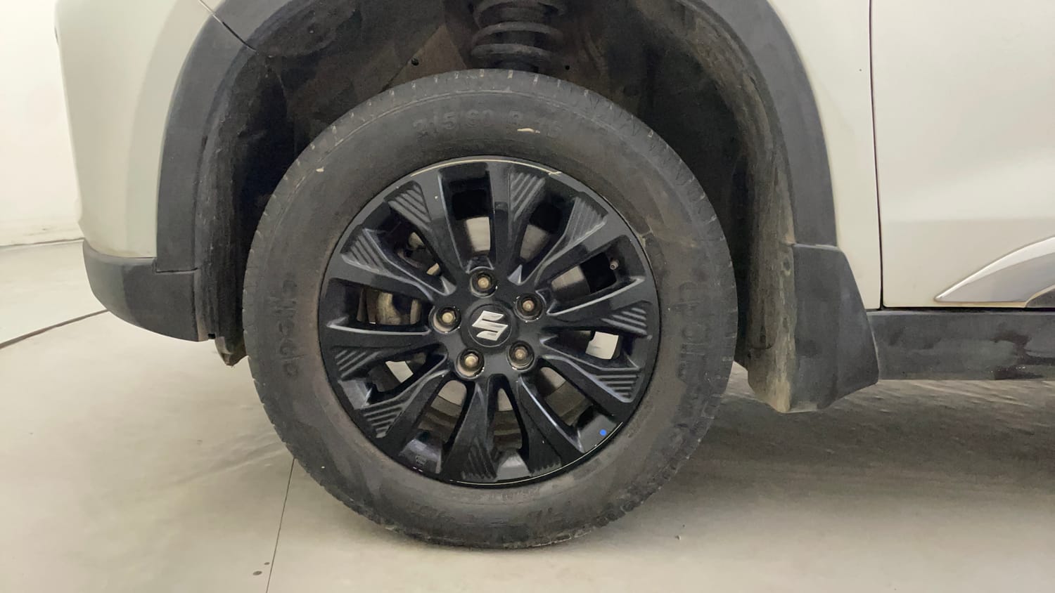 Used 2021 Maruti Suzuki Vitara Brezza ZXi AT SHVS Petrol Automatic tyres LEFT FRONT TYRE RIM VIEW