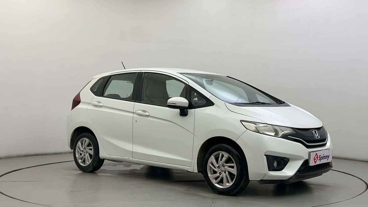 Used 2016 Honda Jazz V Petrol Petrol Manual exterior RIGHT FRONT CORNER VIEW