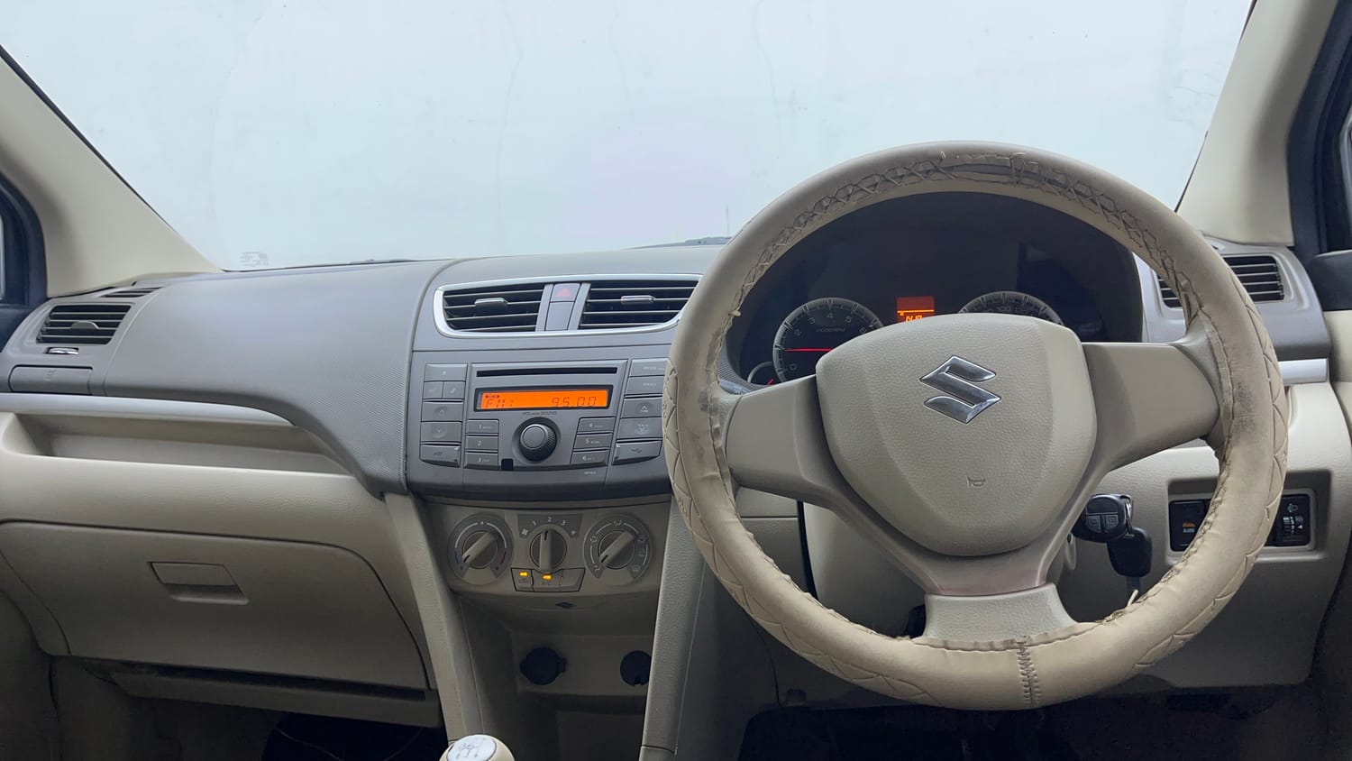 Used 2014 Maruti Suzuki Ertiga Vxi Petrol Manual interior DASHBOARD VIEW