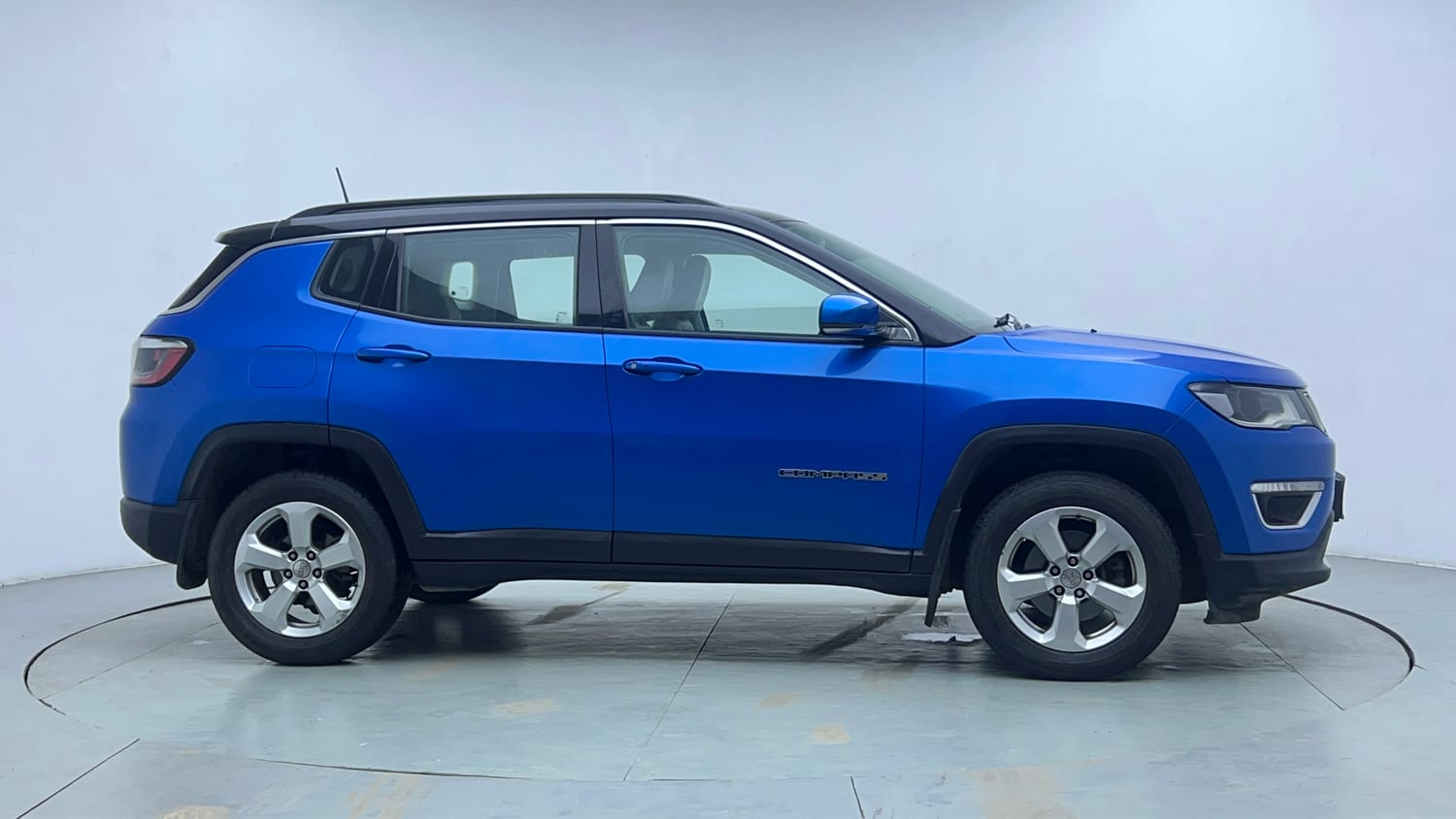 Used 2018 Jeep Compass Limited 1.4 Petrol AT Petrol Automatic exterior RIGHT SIDE VIEW