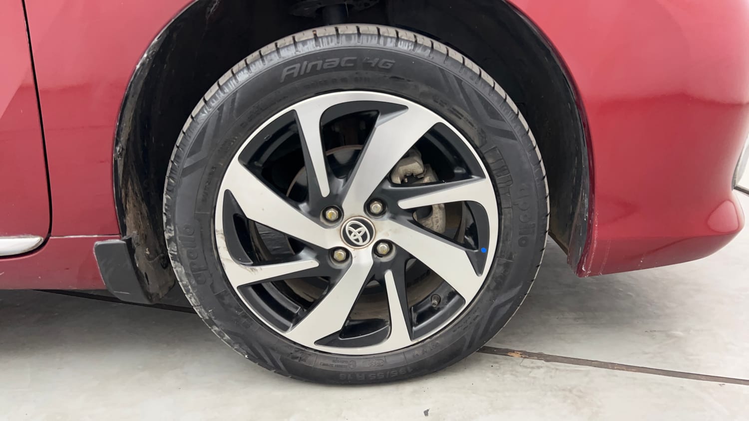 Used 2022 Toyota Glanza V Petrol Manual tyres RIGHT FRONT TYRE RIM VIEW