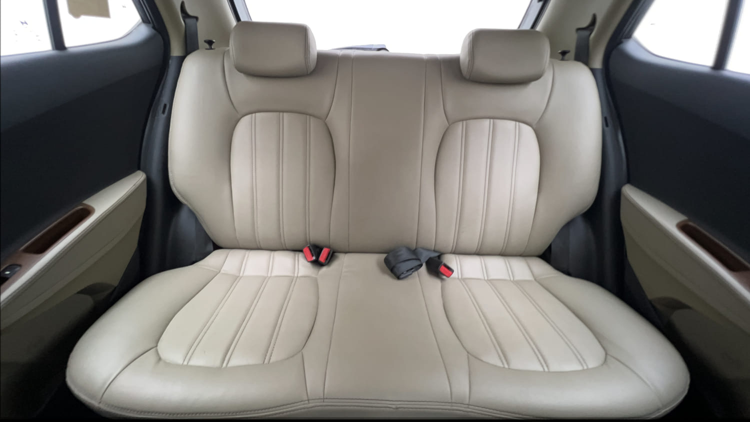 Used 2016 Hyundai Grand i10 Asta AT 1.2 Kappa VTVT (O) Petrol Automatic interior REAR SEAT CONDITION VIEW