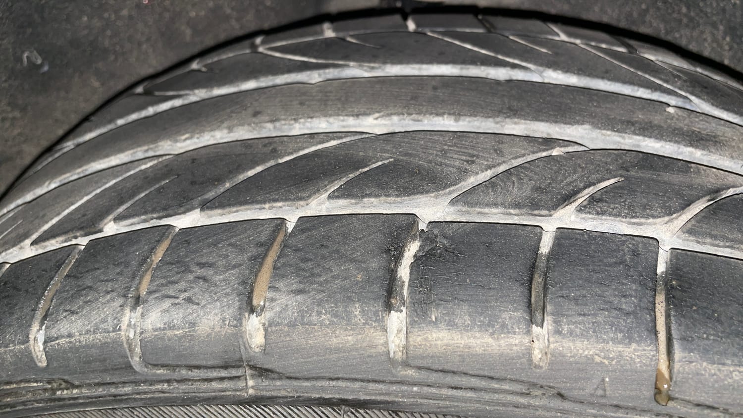 Used 2018 Ford EcoSport Titanium 1.5L TDCi Diesel Manual tyres RIGHT REAR TYRE TREAD VIEW