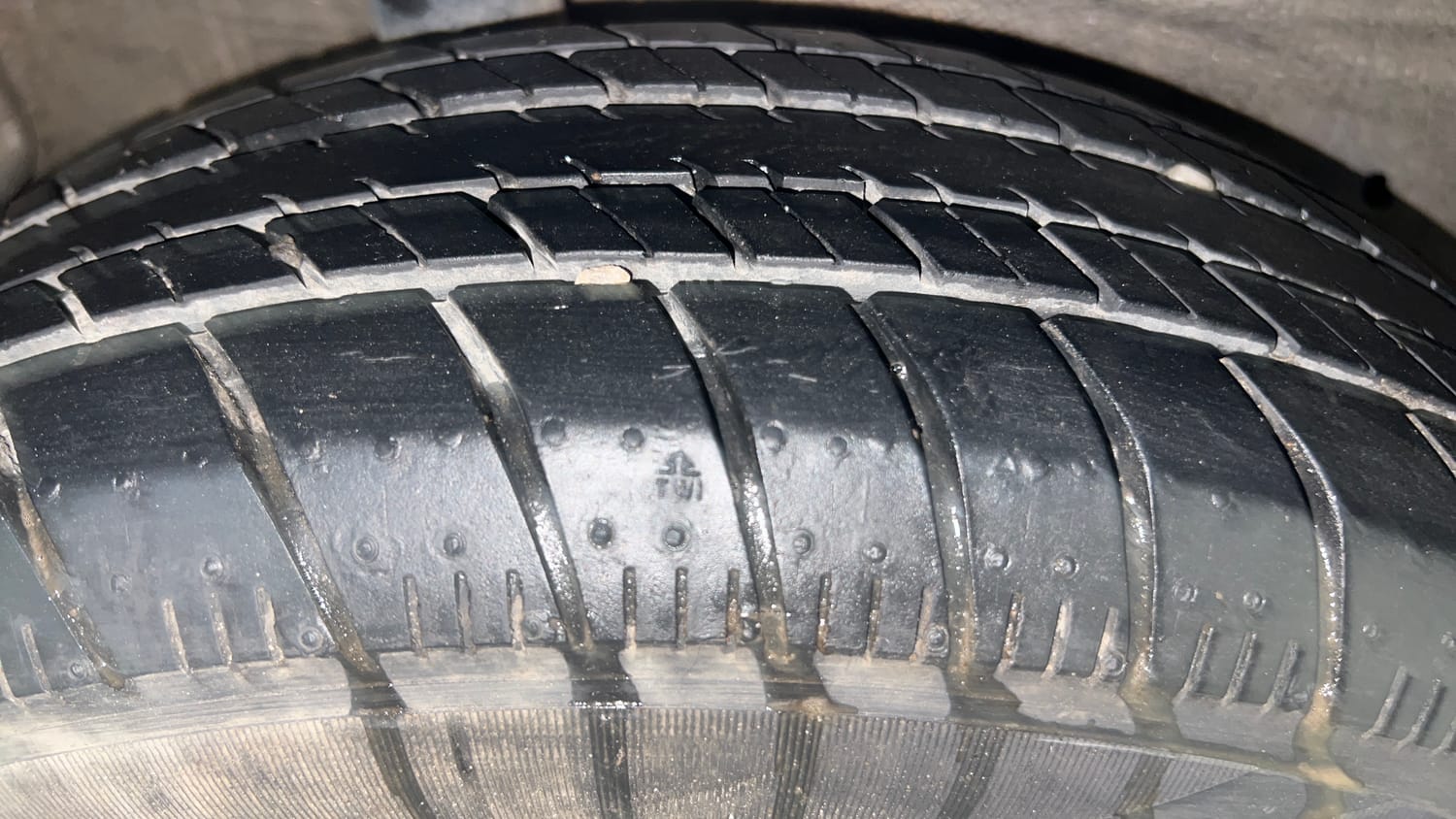 Used 2017 Maruti Suzuki Celerio ZXi Petrol Manual tyres RIGHT REAR TYRE TREAD VIEW
