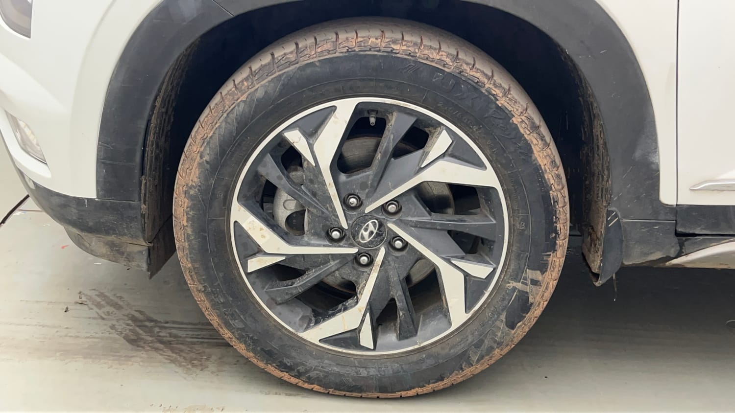 Used 2022 Hyundai Creta SX (O) 1.5 Petrol IVT Petrol Automatic tyres LEFT FRONT TYRE RIM VIEW