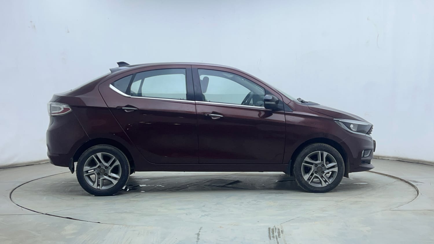 Used 2022 Tata Tigor XZA Plus Dual Tone Petrol Automatic exterior RIGHT SIDE VIEW
