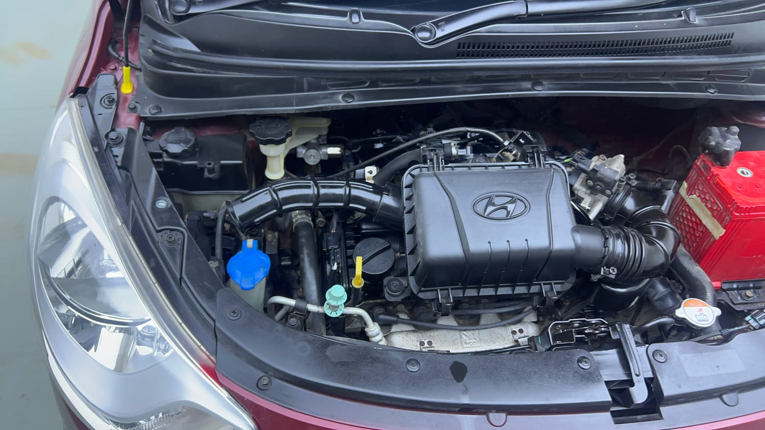 Used 2015 Hyundai i10 Sportz 1.1 iRDE2 Petrol Manual engine ENGINE RIGHT SIDE VIEW