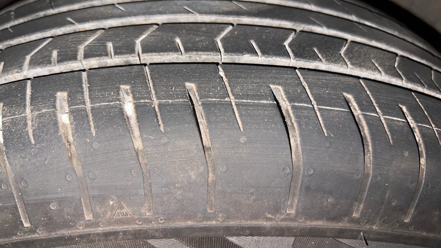 Used 2022 Hyundai Venue SX 1.2 Petrol Petrol Manual tyres RIGHT FRONT TYRE TREAD VIEW