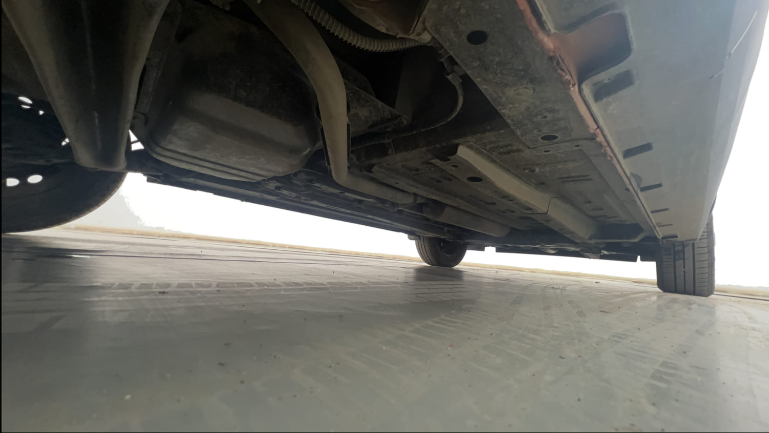 Used 2023 Tata Punch Adventure Rhythm Pack MT Petrol Manual extra REAR RIGHT UNDERBODY VIEW