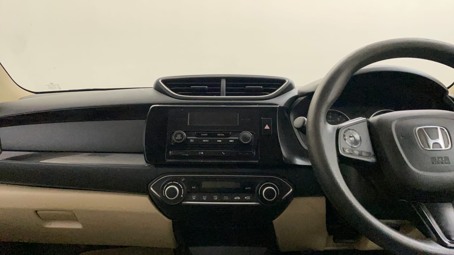 Used 2019 Honda Amaze 1.2 V CVT Petrol Petrol Automatic interior MUSIC SYSTEM & AC CONTROL VIEW