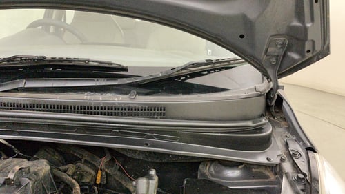 Used 2012 Hyundai i10 Sportz 1.2 Kappa2 Petrol Manual engine ENGINE LEFT SIDE HINGE & APRON VIEW