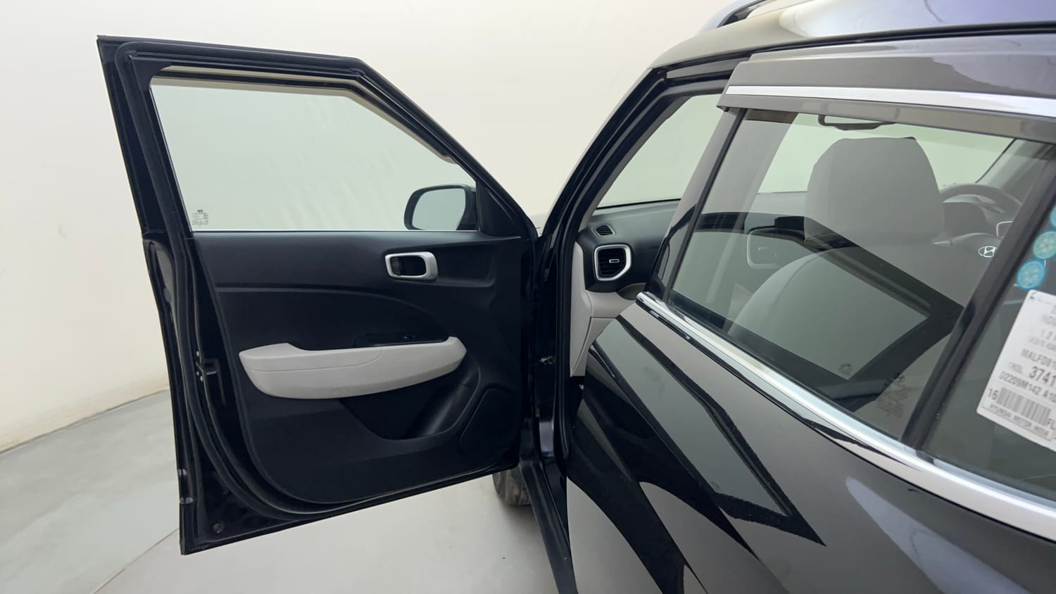 Used 2022 Hyundai Venue SX 1.2 Petrol Petrol Manual interior LEFT FRONT DOOR OPEN VIEW