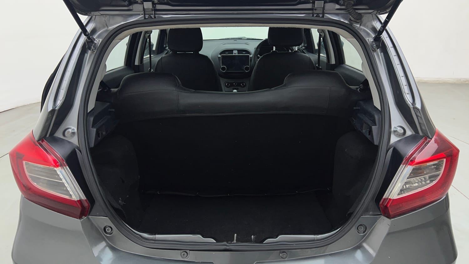 Used 2022 Tata Tiago XE Petrol Manual interior DICKY INSIDE VIEW