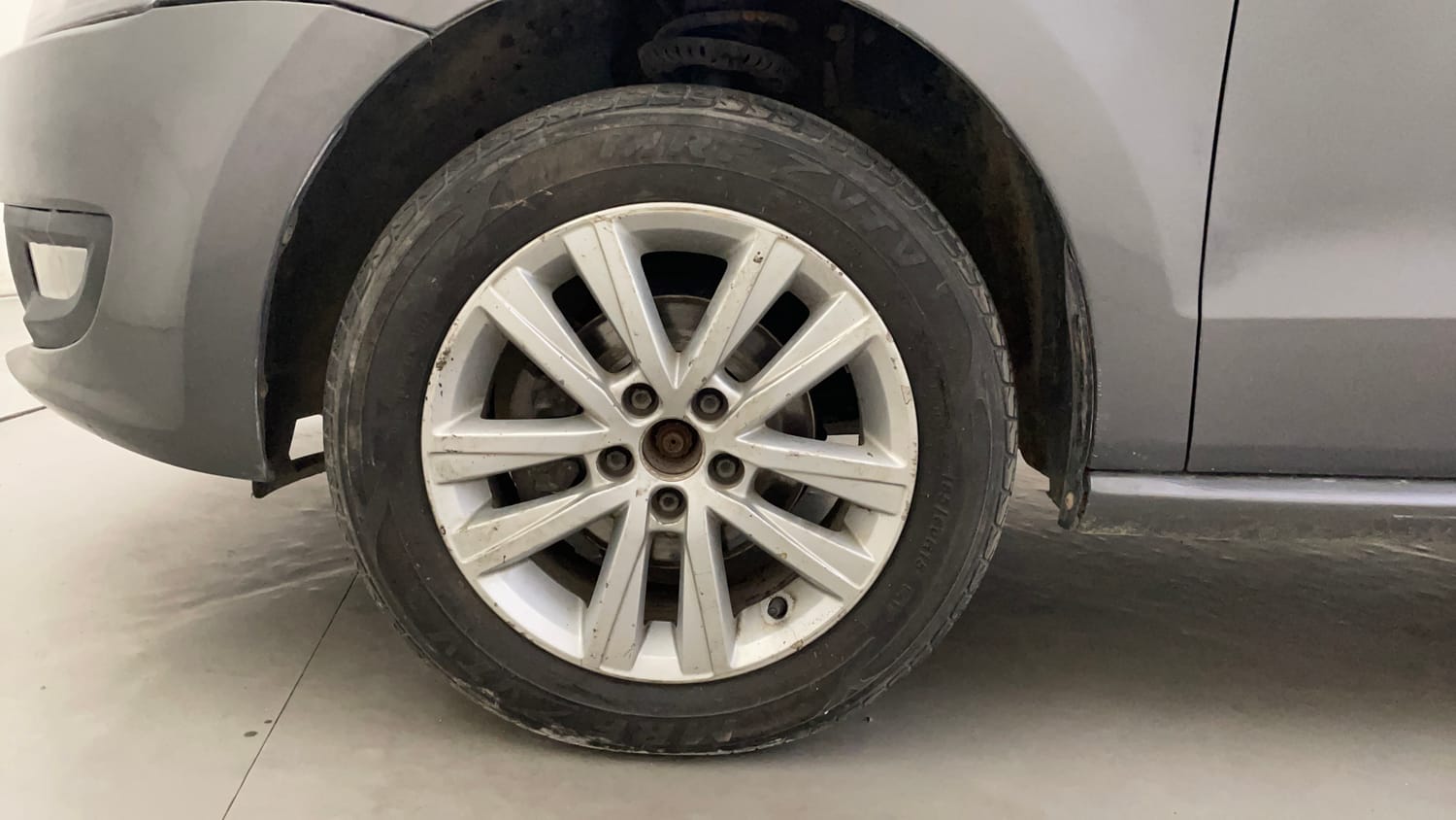 Used 2014 Volkswagen Polo Highline1.2L (P) Petrol Manual tyres LEFT FRONT TYRE RIM VIEW