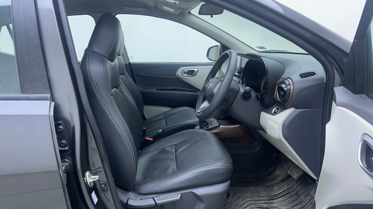 Used 2022 Hyundai Aura SX Plus 1.2 AMT Petrol Petrol Automatic interior RIGHT SIDE FRONT DOOR CABIN VIEW