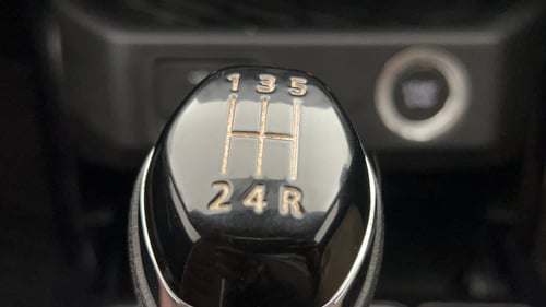 Used 2021 Renault Kiger RXZ 1.0 Turbo MT Petrol Manual interior GEAR  KNOB VIEW