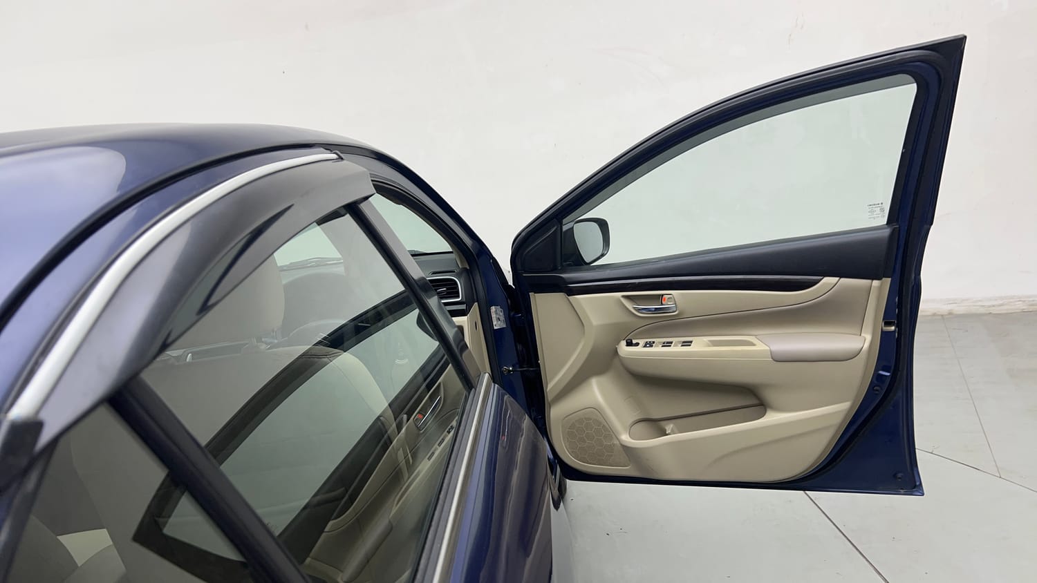 Used 2018 Maruti Suzuki Ciaz Alpha 1.4 MT Petrol Manual interior RIGHT FRONT DOOR OPEN VIEW