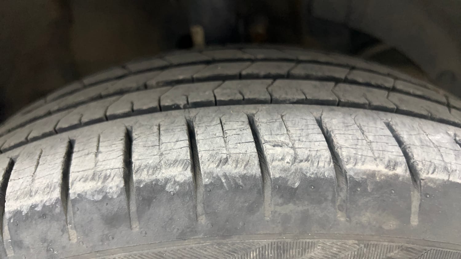 Used 2017 Maruti Suzuki Baleno RS 1.0 Petrol Manual tyres RIGHT FRONT TYRE TREAD VIEW