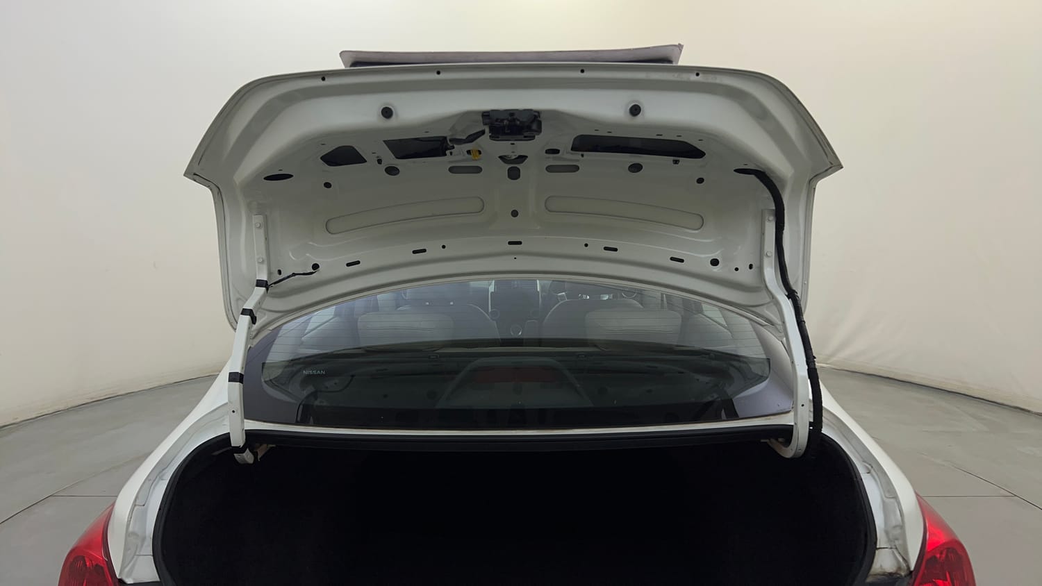 Used 2018 Nissan Sunny XV CVT Petrol Automatic interior DICKY DOOR OPEN VIEW
