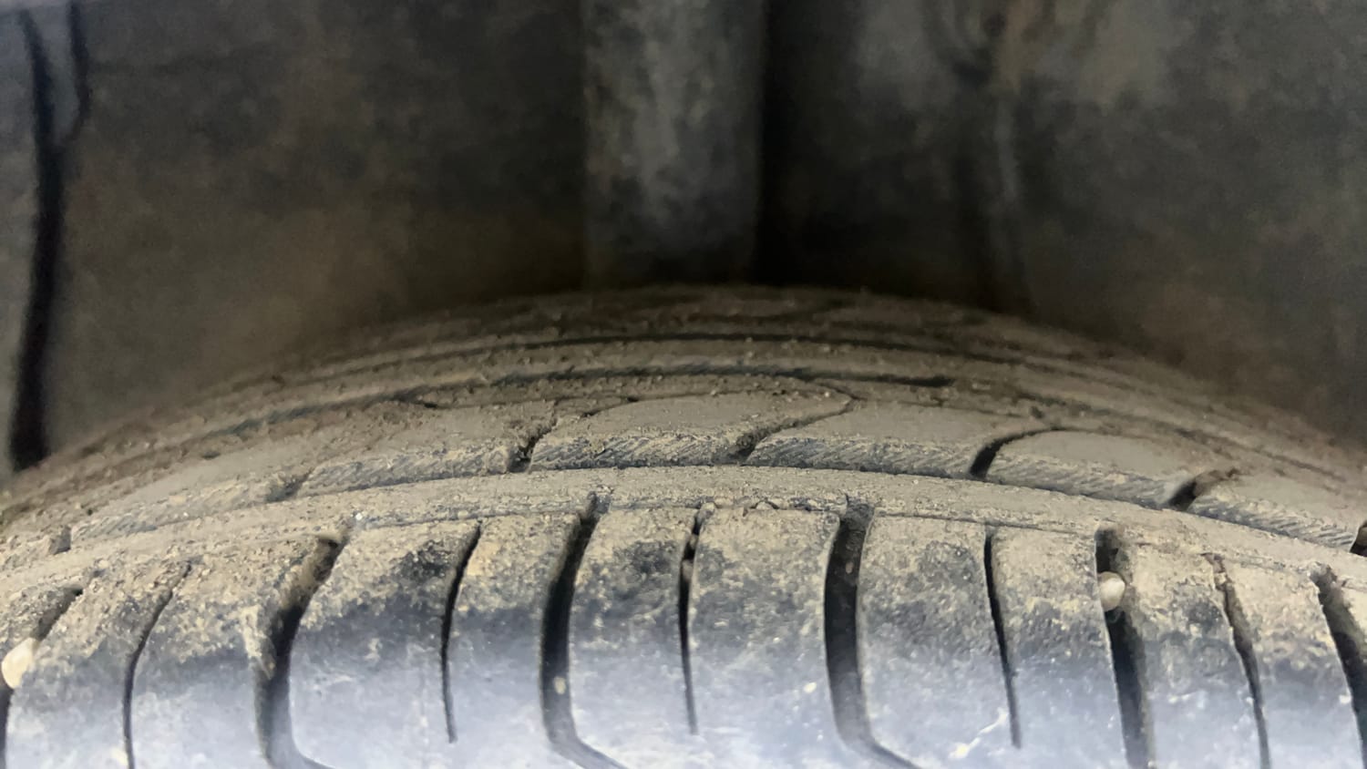 Used 2022 Hyundai Aura SX Plus 1.2 AMT Petrol Petrol Automatic tyres RIGHT REAR TYRE TREAD VIEW