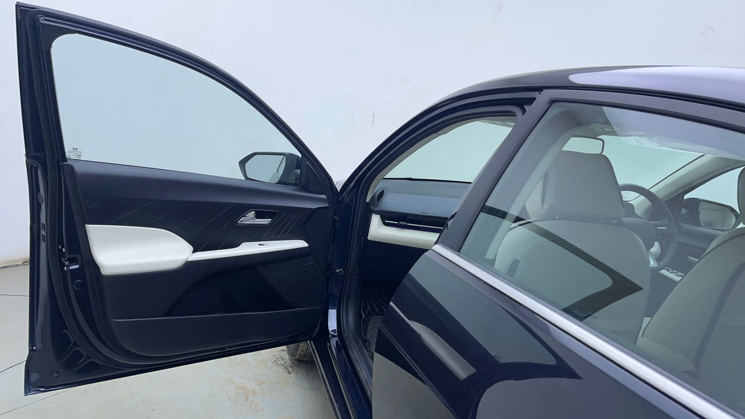 Used 2026 Hyundai Verna 1.5 MPi Petrol IVT HX 6 Petrol Automatic interior LEFT FRONT DOOR OPEN VIEW