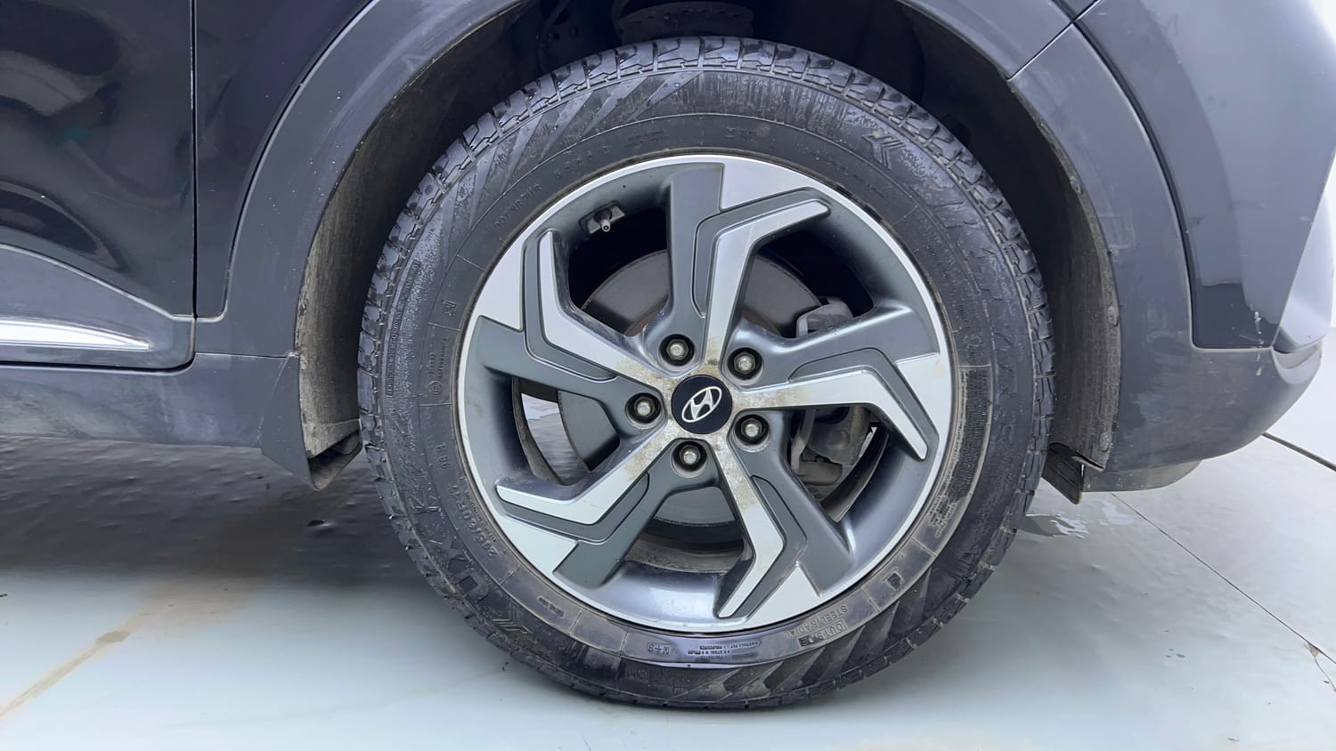 Used 2018 Hyundai Creta SX 1.6 AT Petrol Petrol Automatic tyres RIGHT FRONT TYRE RIM VIEW