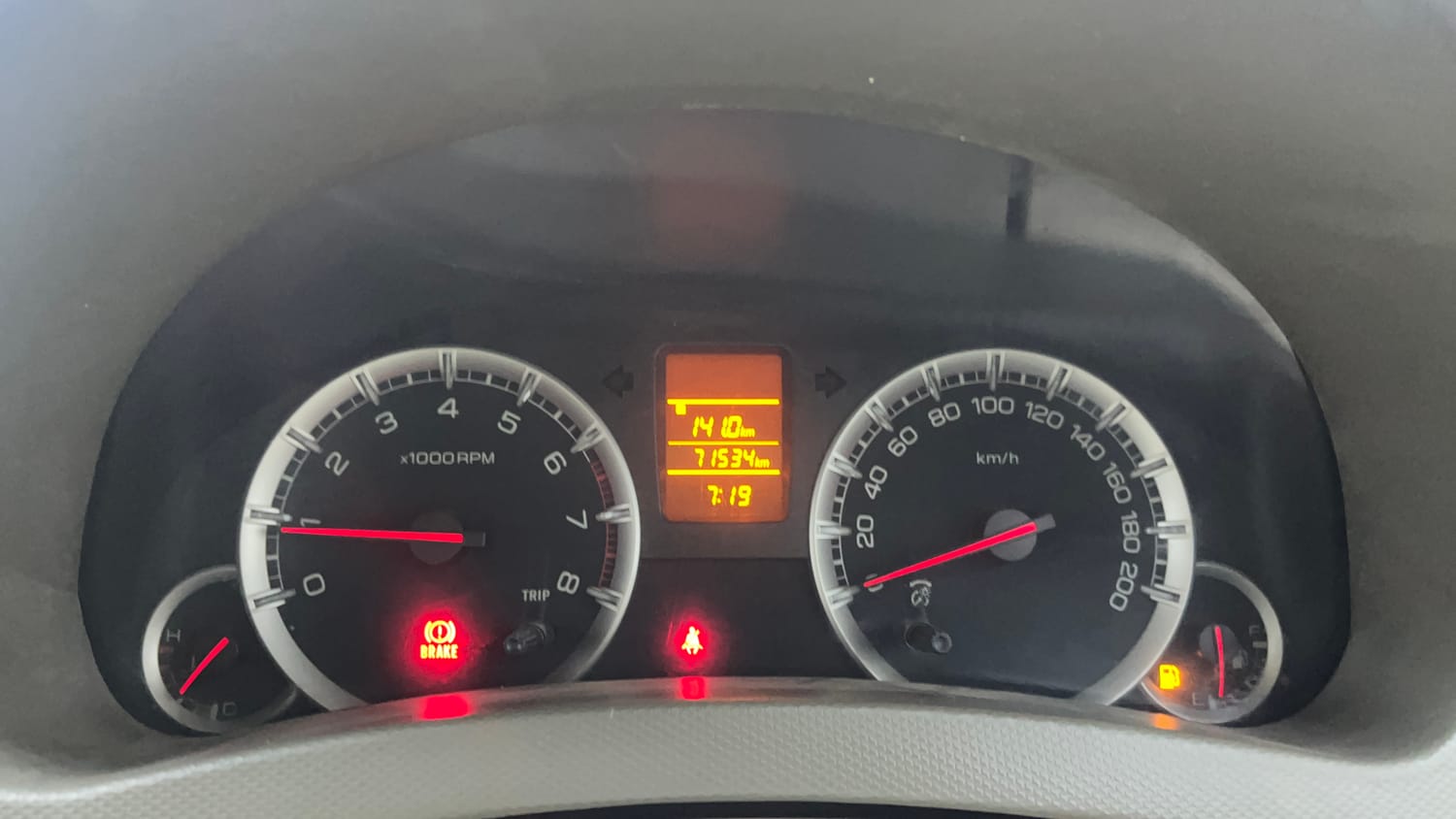 Used 2014 Maruti Suzuki Ertiga Vxi Petrol Manual interior CLUSTERMETER VIEW
