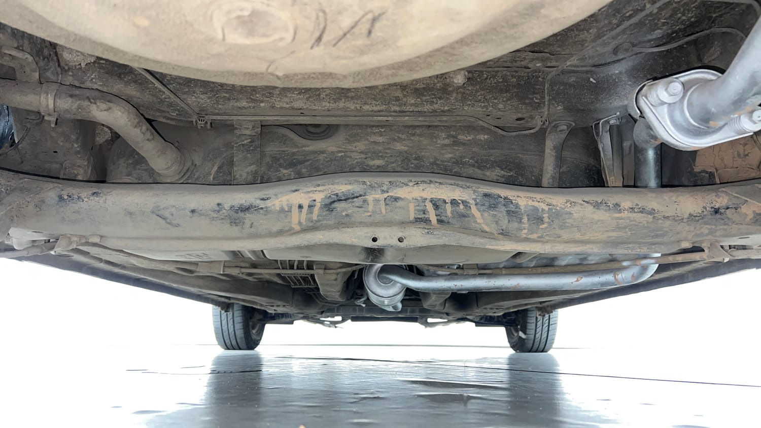 Used 2015 Honda Amaze 1.2 S i-VTEC Petrol Manual extra REAR UNDERBODY VIEW (TAKEN FROM REAR)