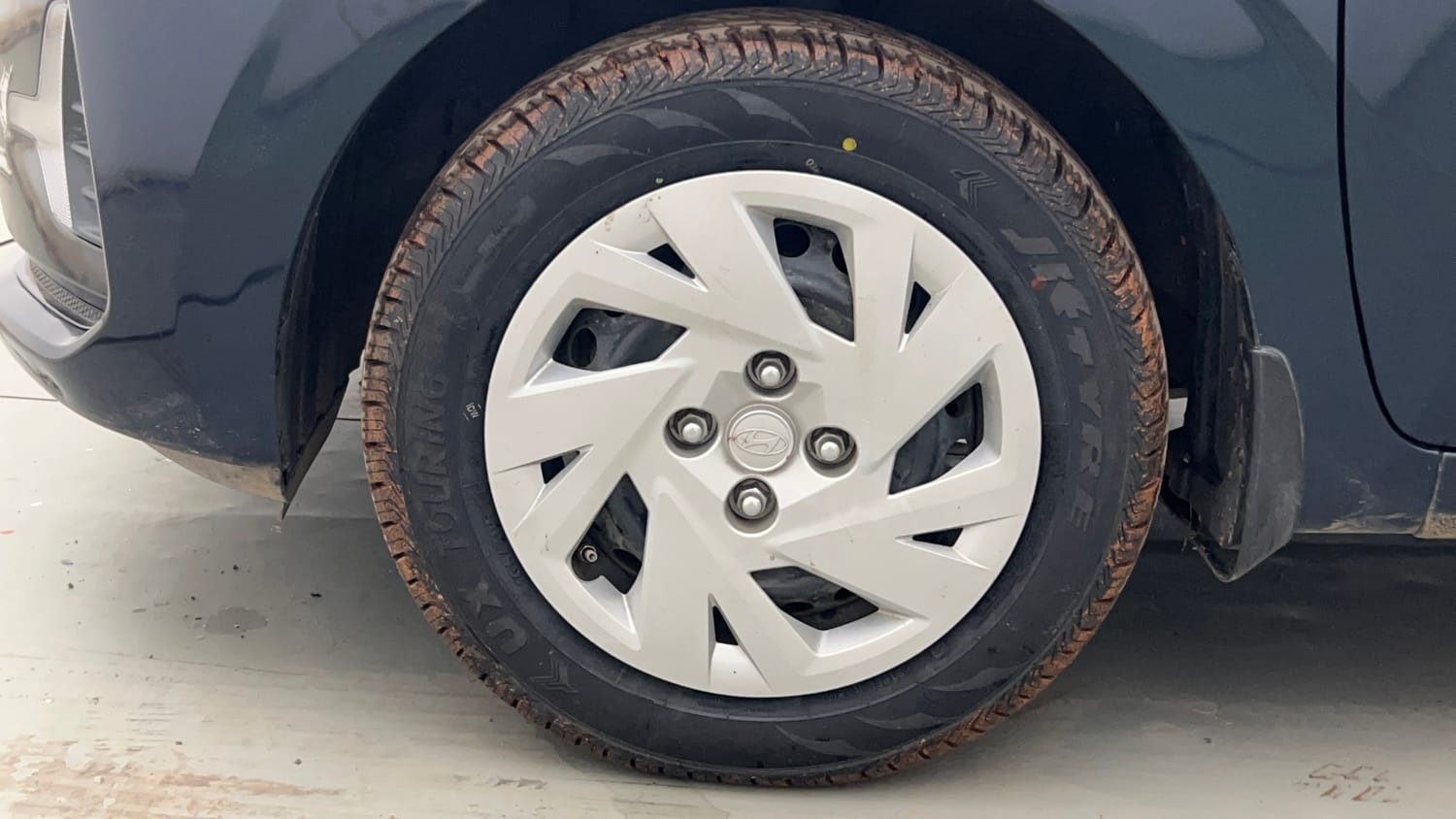 Used 2025 Hyundai Grand i10 Nios Magna 1.2 Kappa Petrol Manual tyres LEFT FRONT TYRE RIM VIEW