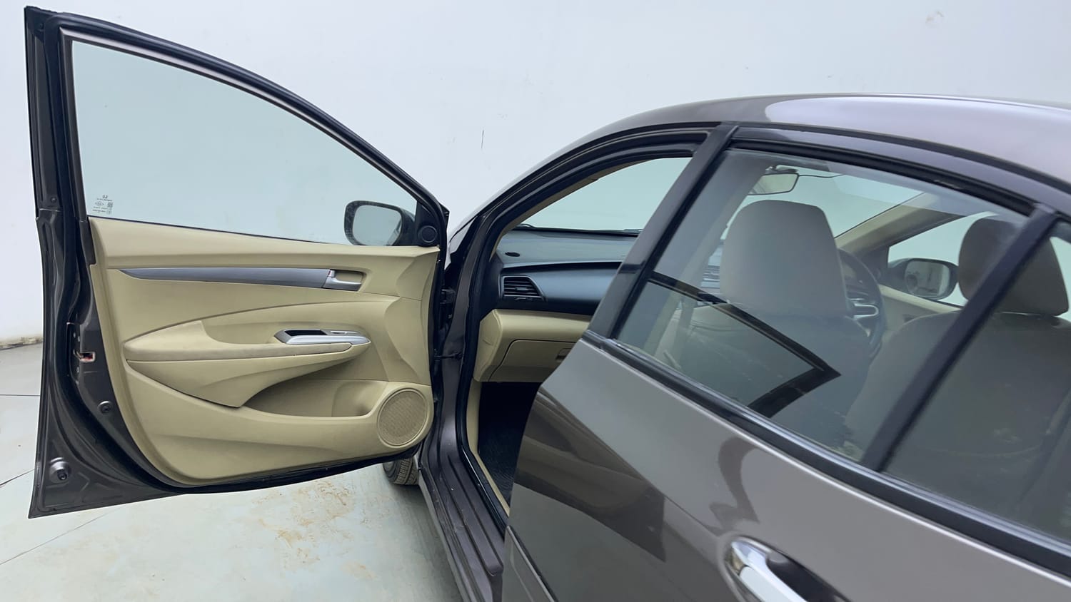 Used 2011 Honda City 1.5 V AT Petrol Automatic interior LEFT FRONT DOOR OPEN VIEW