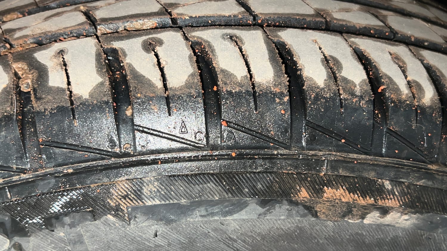 Used 2025 Hyundai Grand i10 Nios Magna 1.2 Kappa Petrol Manual tyres RIGHT FRONT TYRE TREAD VIEW